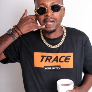 Instant Explicit - Trace your bee T-shirt